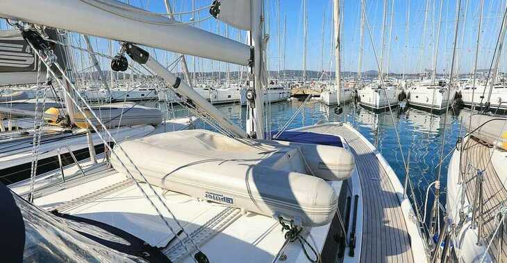 Rent a sailboat in Vodice ACI Marina - Bavaria C42