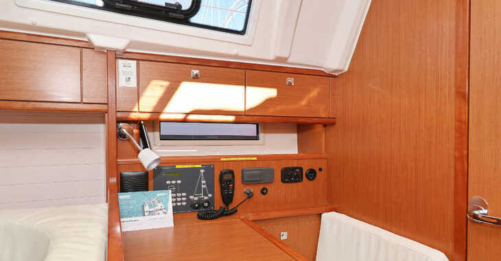 Chartern Sie segelboot in Trogir (ACI marina) - Bavaria Cruiser 41 - 3 cab.