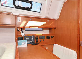 Chartern Sie segelboot in Trogir (ACI marina) - Bavaria Cruiser 41 - 3 cab.