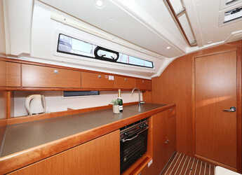 Chartern Sie segelboot in Trogir (ACI marina) - Bavaria Cruiser 41 - 3 cab.