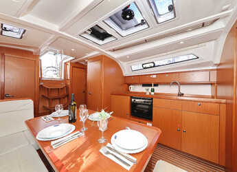 Chartern Sie segelboot in Trogir (ACI marina) - Bavaria Cruiser 41 - 3 cab.
