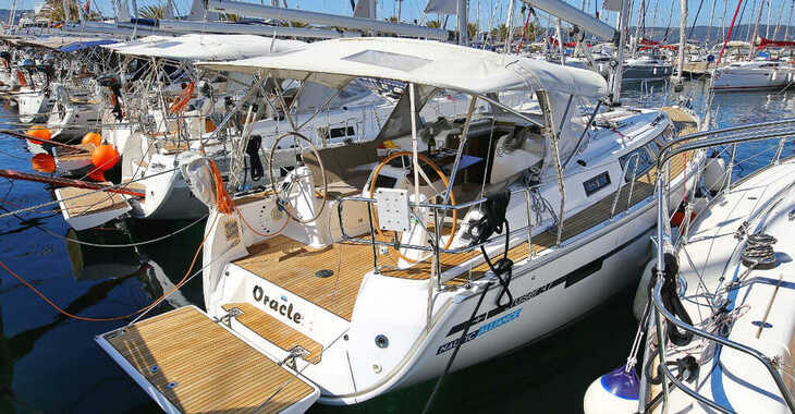 Rent a sailboat in ACI Marina Vodice - Bavaria Cruiser 37 - 3 cab.