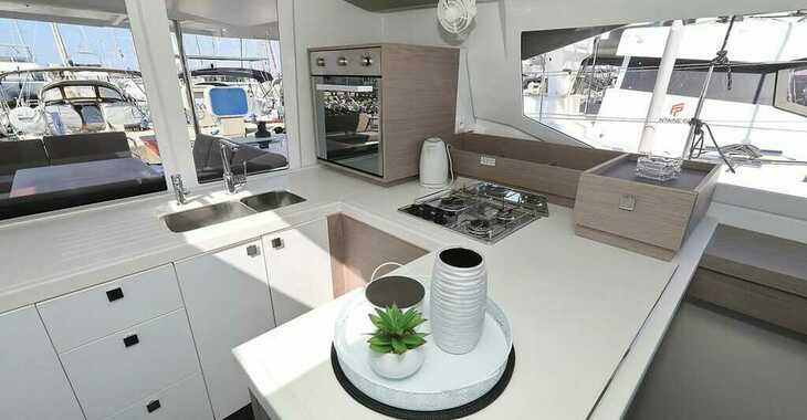 Rent a catamaran in Vodice ACI Marina - Fountaine Pajot Astrea 42 - 3 + 1 cab.
