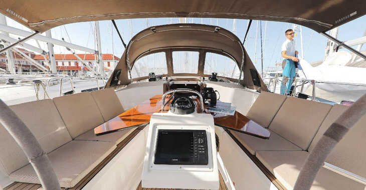 Rent a sailboat in Jezera ACI Marina - Bavaria Cruiser 37 - 3 cab.