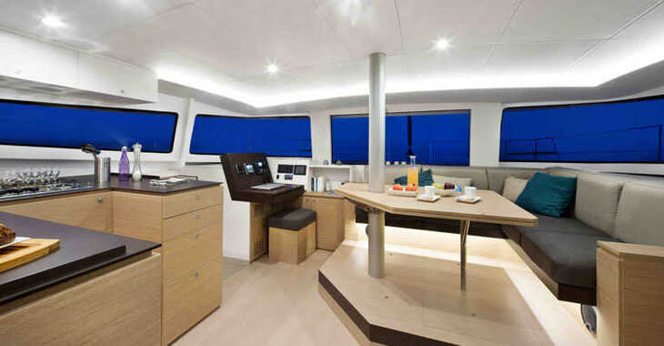 Rent a catamaran in Naviera Balear - Bali 4.5 - 4 + 2 cab.