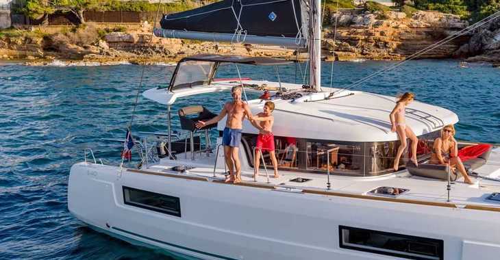 Rent a catamaran in Club Naútico de Sant Antoni de Pormany - Lagoon 52F