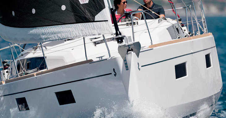 Rent a sailboat in Marina de Dénia - Beneteau Oceanis 381