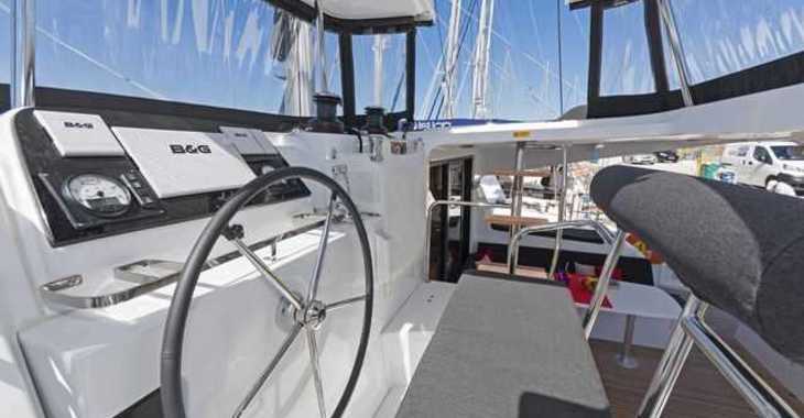 Rent a catamaran in Paros - Lagoon 42 A/C & GEN.