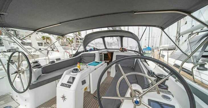 Rent a sailboat in Marina Skiathos  - Sun Odyssey 410