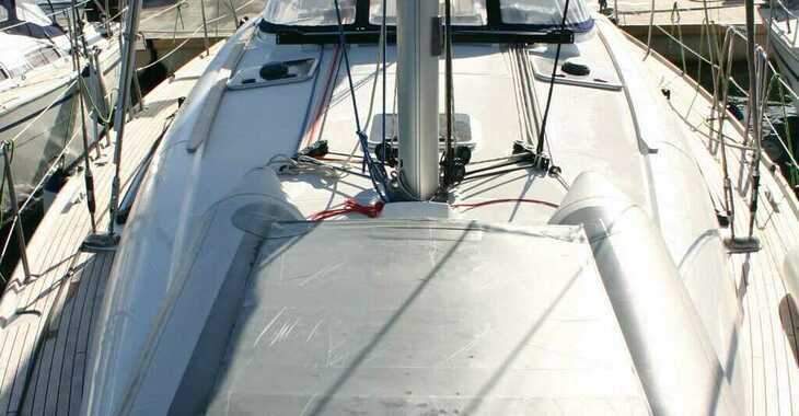 Chartern Sie segelboot in Cala dei Sardi - Sun Odyssey 44i