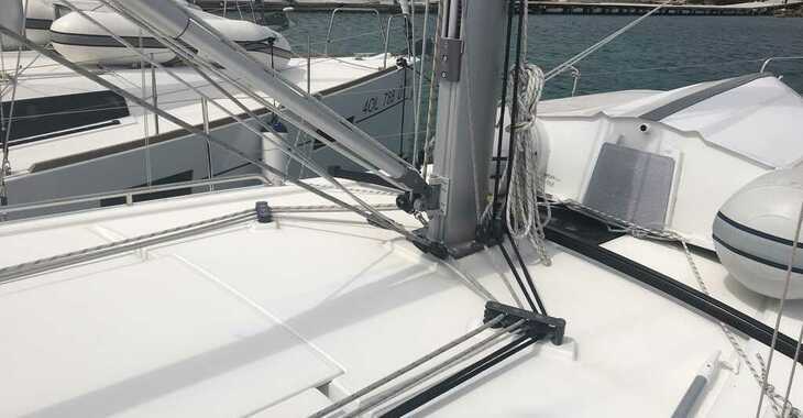 Rent a sailboat in Marina di Portorosa - Oceanis 41.1