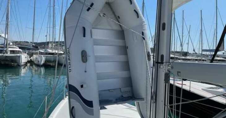 Rent a sailboat in Marina Baotić - Oceanis 40.1