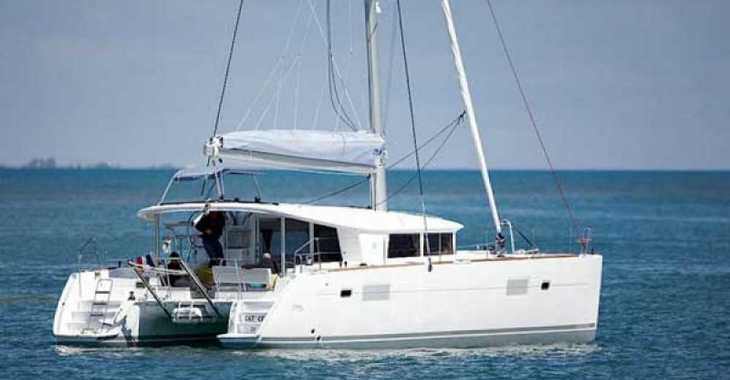 Rent a catamaran in Club Náutico Ibiza - Lagoon 400 S2