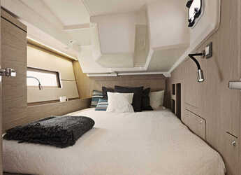 Rent a sailboat in Agana Marina - Sunsail 46 Mon (Classic)