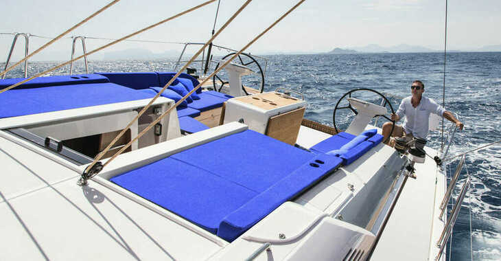 Rent a sailboat in Agana Marina - Sunsail 52.4