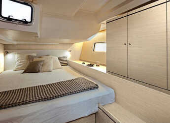 Rent a sailboat in Agana Marina - Sunsail 52.4 (Classic)