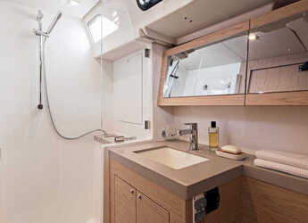Rent a sailboat in Nidri Marine - Sunsail 52.4 (Classic)