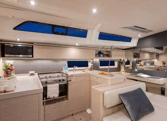 Rent a sailboat in Nidri Marine - Sunsail 52.4 (Classic)