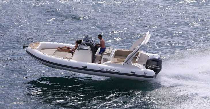 Rent a dinghy in Port Mahon - Capelli Tempest 800