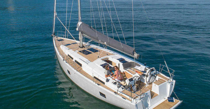 Rent a sailboat in Marina Baotić - Hanse 458 - 3 cab.