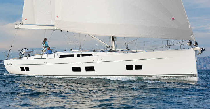 Chartern Sie segelboot in Marina Kastela - Hanse 588 - 4 + 1 cab.