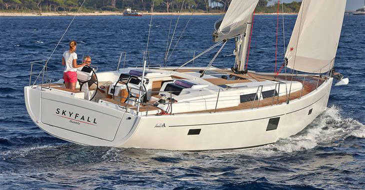 Rent a sailboat in Marina Baotić - Hanse 455