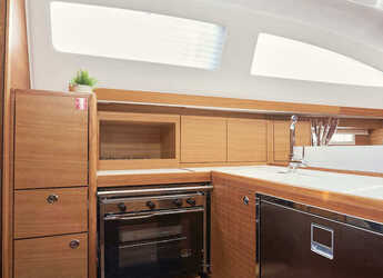 Rent a sailboat in Marina Kastela - Elan Impression 40.1