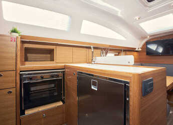 Rent a sailboat in Marina Kastela - Elan Impression 40.1