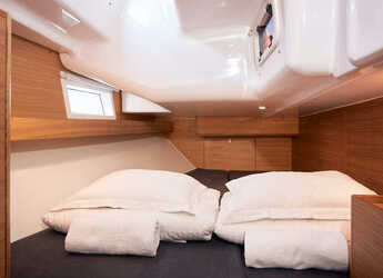 Rent a sailboat in Marina Kastela - Elan Impression 40.1