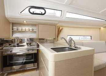 Rent a sailboat in Marina Kastela - Oceanis 30.1