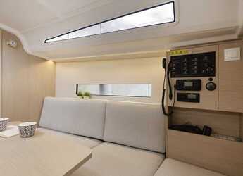 Rent a sailboat in Marina Kastela - Oceanis 30.1