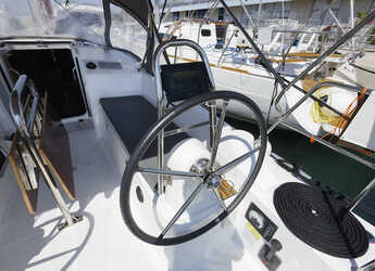 Rent a sailboat in Marina Kastela - Oceanis 30.1