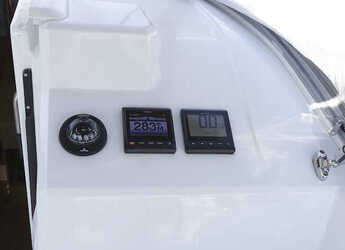 Rent a sailboat in Marina Kastela - Oceanis 30.1