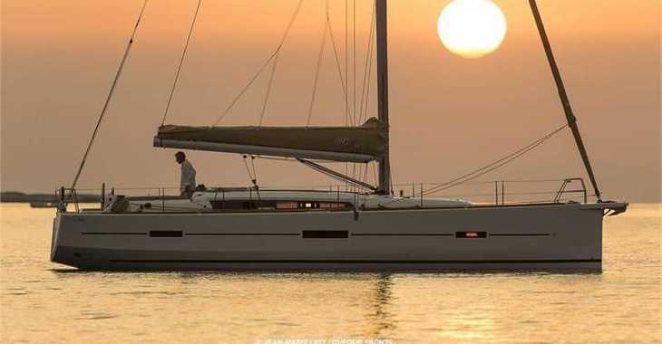 Rent a sailboat in Muelle de la lonja - Dufour 460 Grand Large (4Cab)
