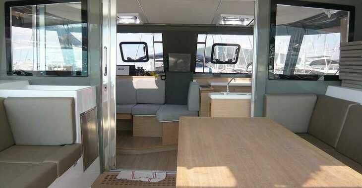 Chartern Sie katamaran in Marina di Stabia - Nautitech 40 open NEW - 4 + 2 cab.
