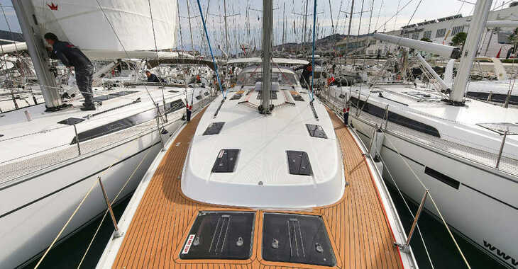 Rent a sailboat in Jezera ACI Marina - Bavaria Cruiser 50