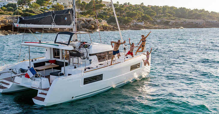 Rent a catamaran in Marina di Stabia - Lagoon 40 - 4 + 1 cab.