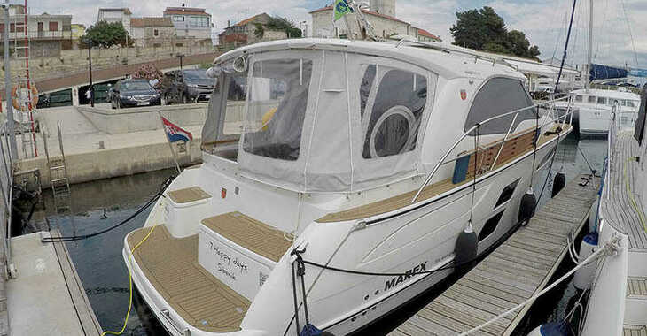 Rent a motorboat in Marina Mandalina - Marex 310 Sun Cruiser