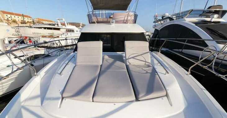 Rent a yacht in Marina Mandalina - Prestige 420 Fly