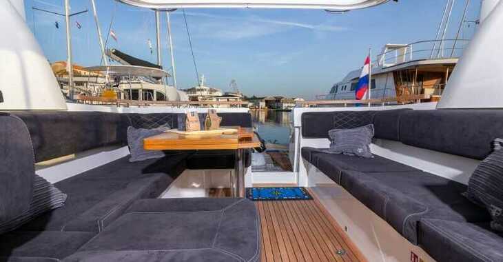 Rent a motorboat in Marina Mandalina - Marex 360 Cabriolet Cruiser