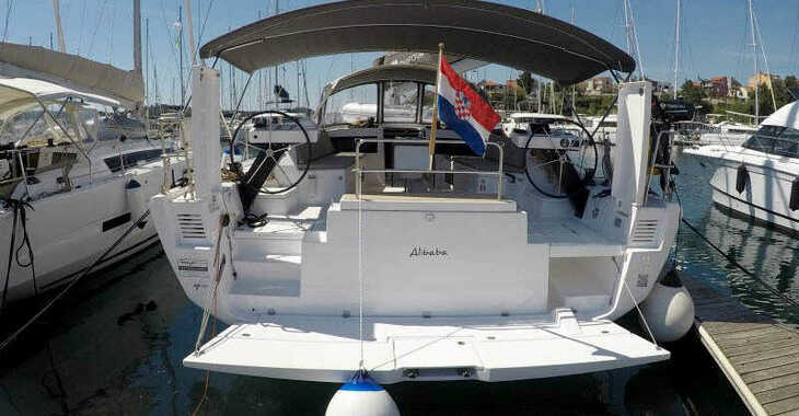 Rent a sailboat in Marina Mandalina - Dufour 470 GL