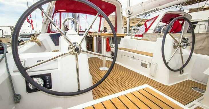 Rent a sailboat in ACI Marina Dubrovnik - Oceanis 35