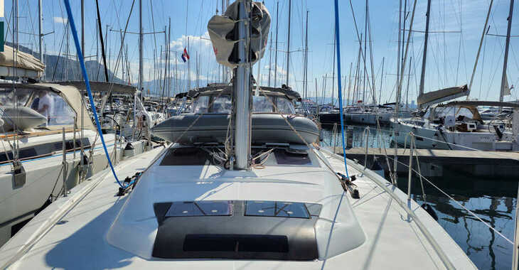 Chartern Sie segelboot in Marina Kastela - Dufour 390 Grand Large
