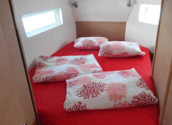 Rent a sailboat in Marina Kastela - Sun Odyssey 380