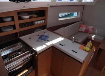 Rent a sailboat in Marina Kastela - Sun Odyssey 380
