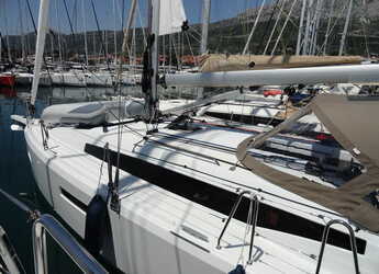 Rent a sailboat in Marina Kastela - Sun Odyssey 380