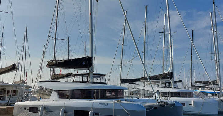 Rent a catamaran in Marina Sukosan (D-Marin Dalmacija) - Lagoon 42 