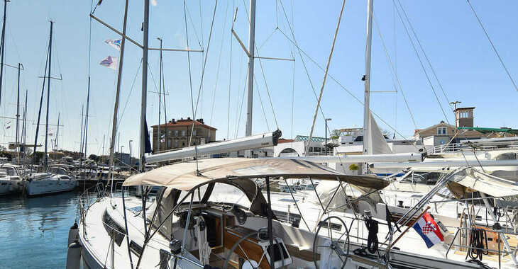 Rent a sailboat in Zadar Marina - Bavaria 37