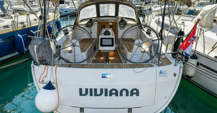 Rent a sailboat in Marina Tankerkomerc - Bavaria 37
