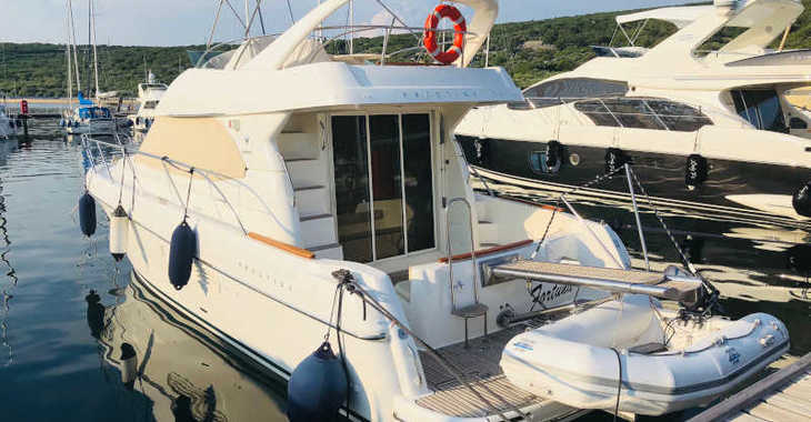 Louer bateau à moteur à Marina Baotić - Prestige 36 Fly